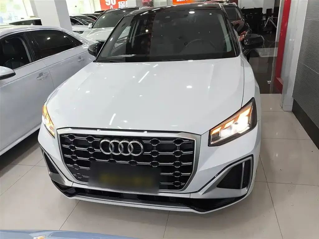 Audi Q2L 2023 из CN, фото 3
