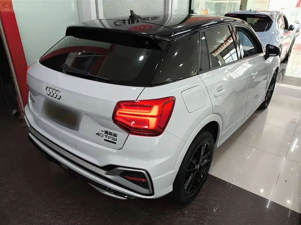 Audi Q2L 2023 из CN, фото 7