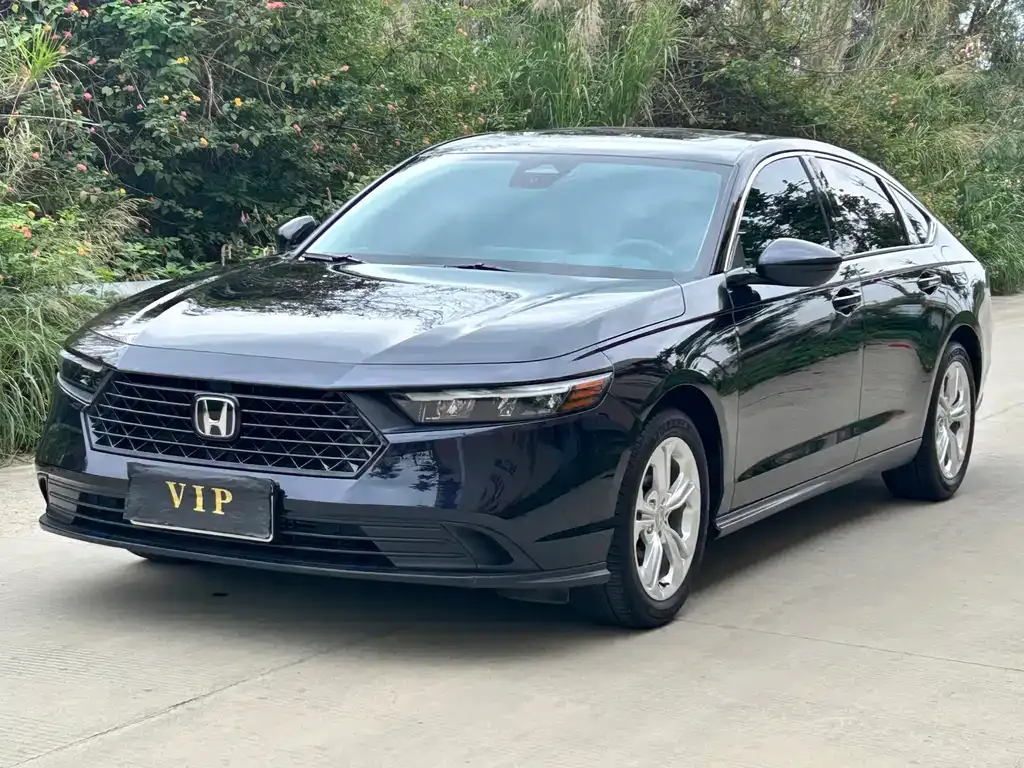 Honda Accord — фото 1