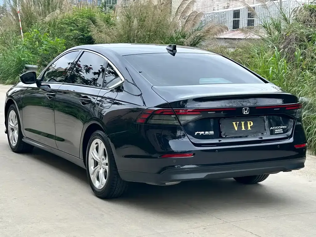 Honda Accord — фото 4