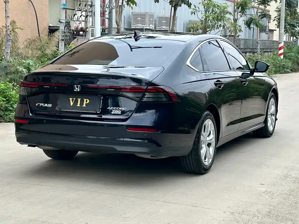 Honda Accord — фото 6