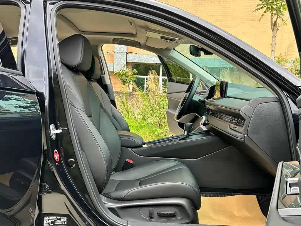 Honda Accord — фото 8