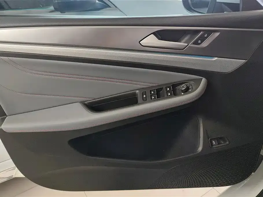 Volkswagen Lamando 2024 из CN, фото 7