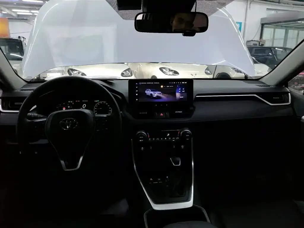 Toyota RAV4 2023 из CN, фото 10