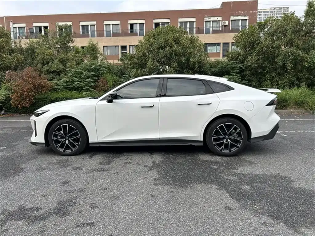 Changan UNI-V iDD 2024 из CN, фото 10