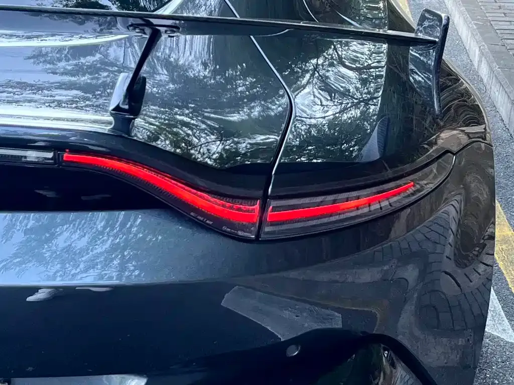 Aston Martin V8 Vantage 2021 из CN, фото 10