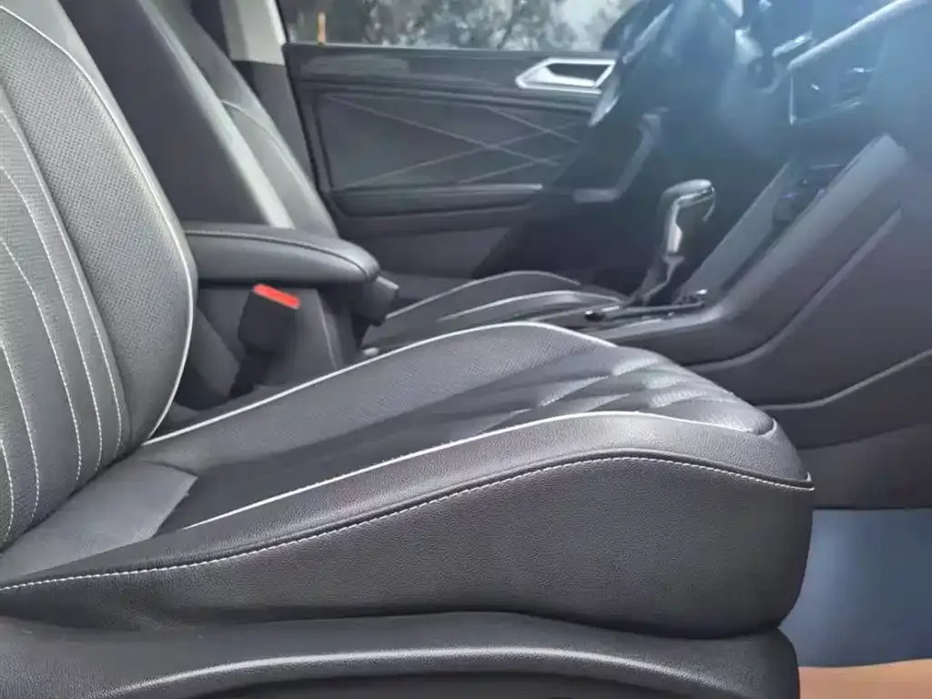 Volkswagen Tiguan L 2021 из CN, фото 9
