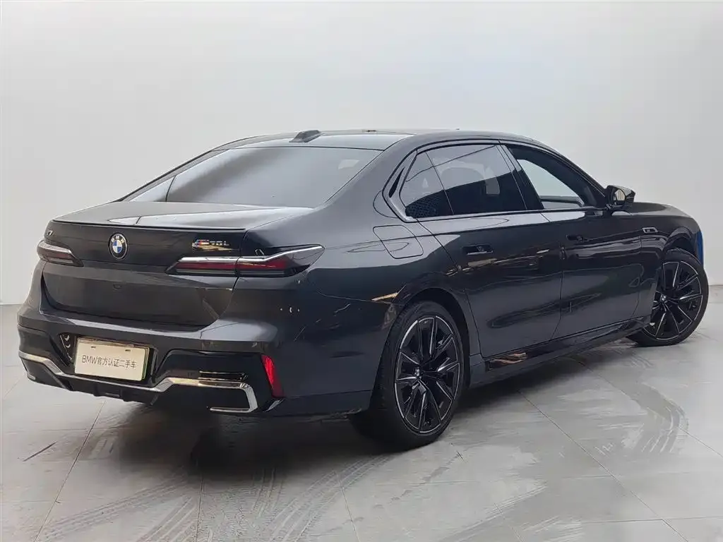 BMW i7 M70L 2024 из CN, фото 4