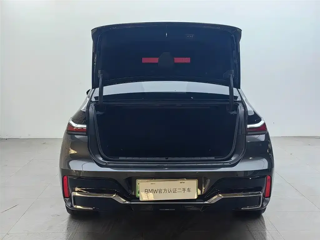 BMW i7 M70L 2024 из CN, фото 6