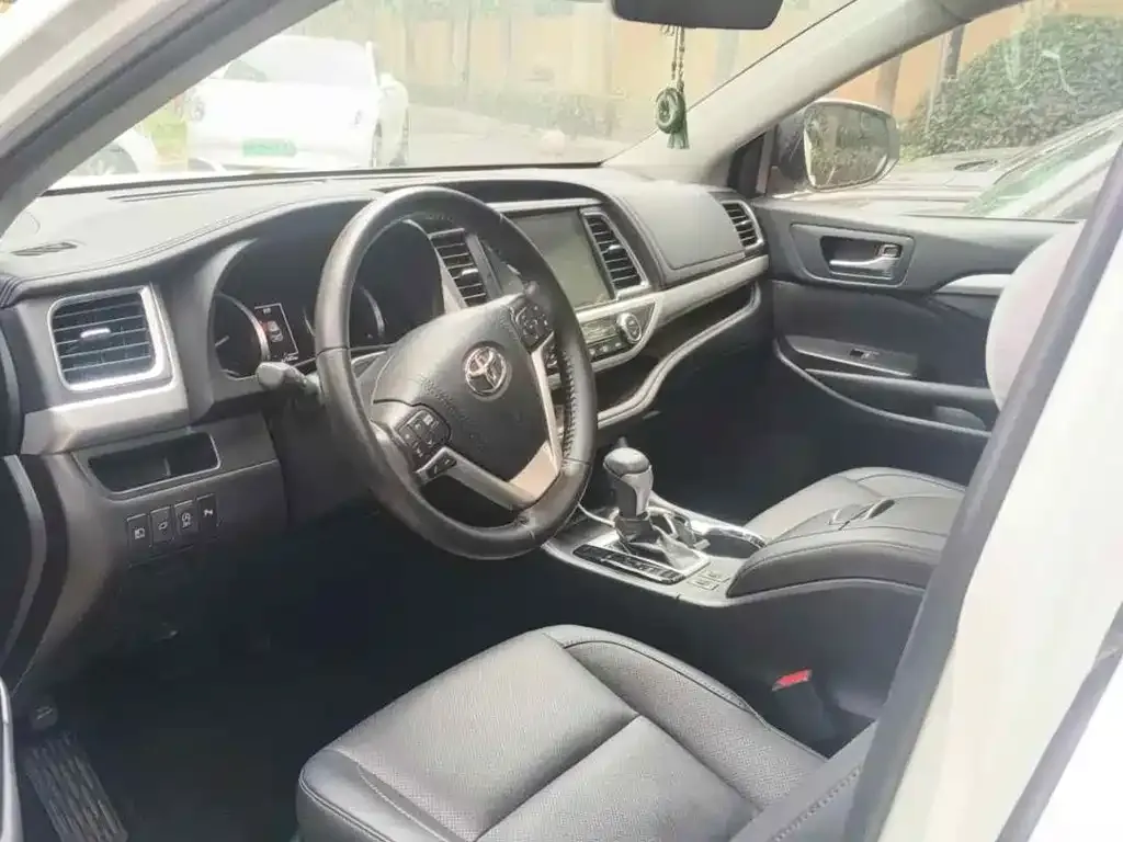 Toyota Highlander 2021 из CN, фото 2