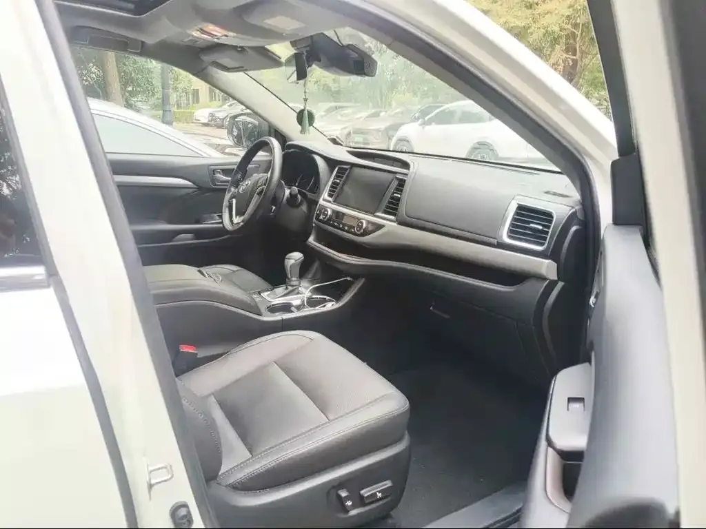 Toyota Highlander 2021 из CN, фото 3