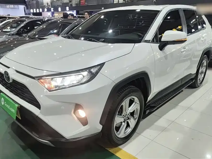 Toyota RAV4 2021 из CN, фото 1