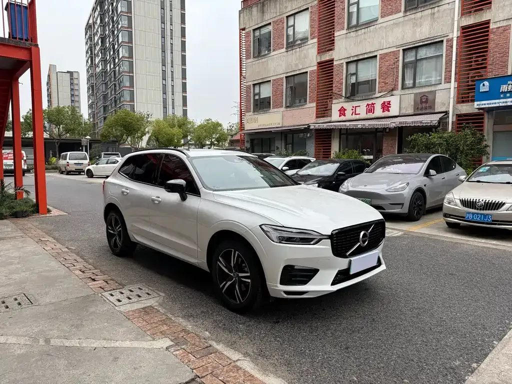 Volvo XC60 2021 из CN, фото 3