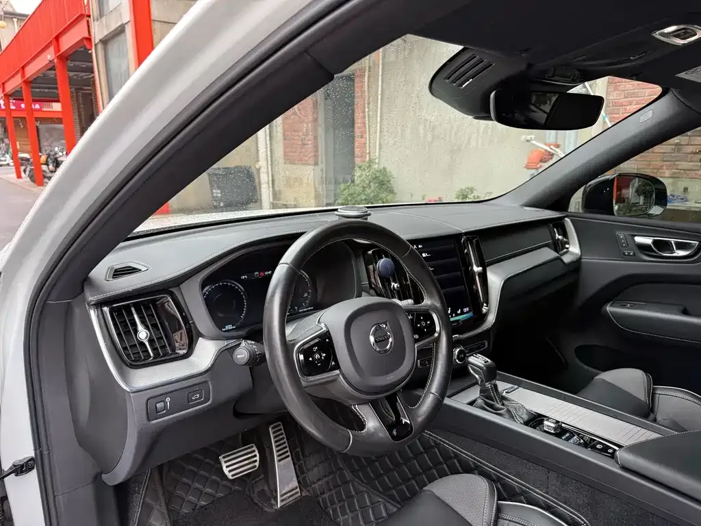 Volvo XC60 2021 из CN, фото 6