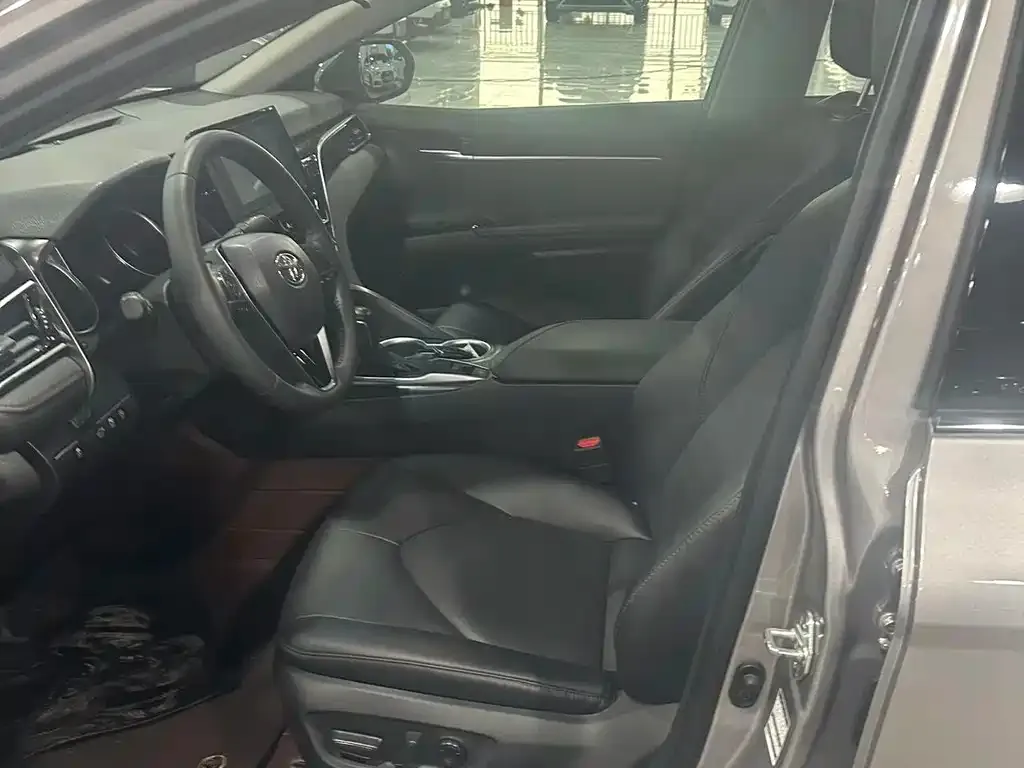 Toyota Camry 2023 из CN, фото 4