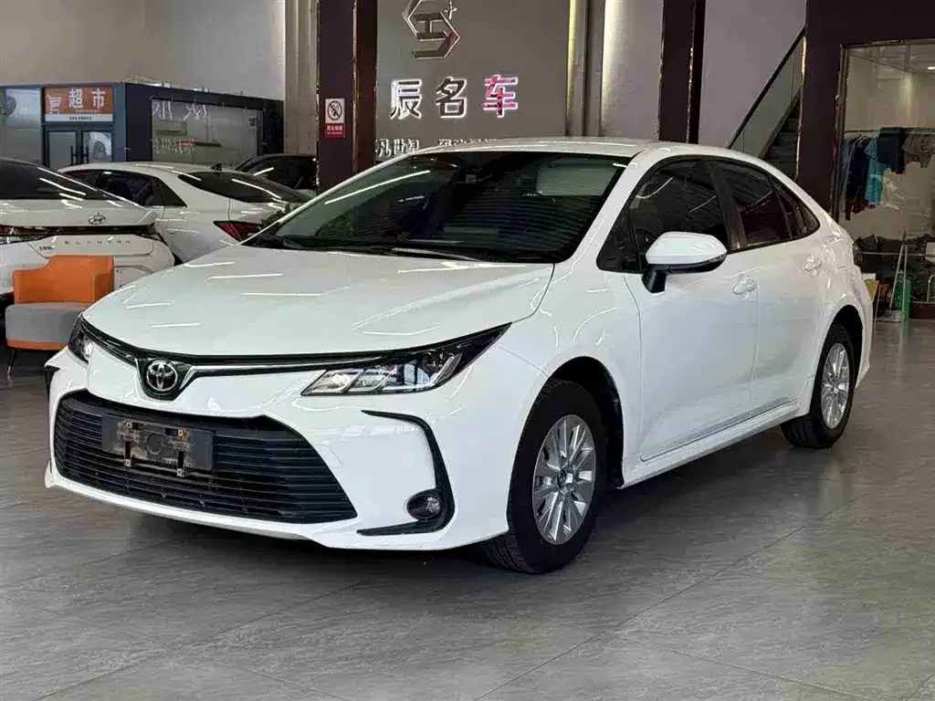 Toyota Corolla 2023 из CN, фото 1