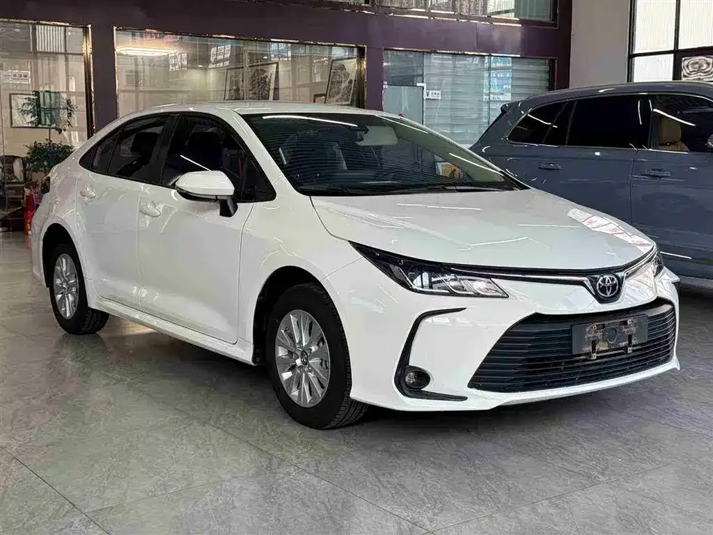 Toyota Corolla 2023 из CN, фото 3