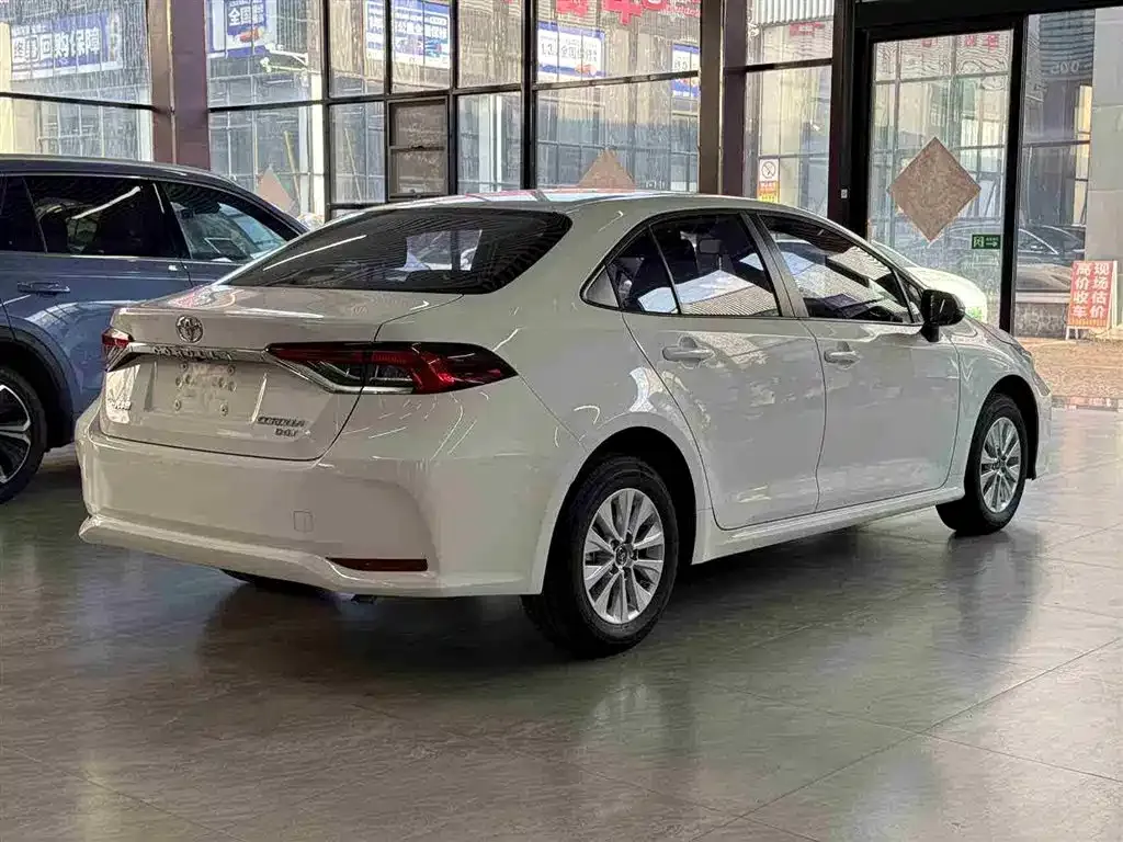Toyota Corolla 2023 из CN, фото 4