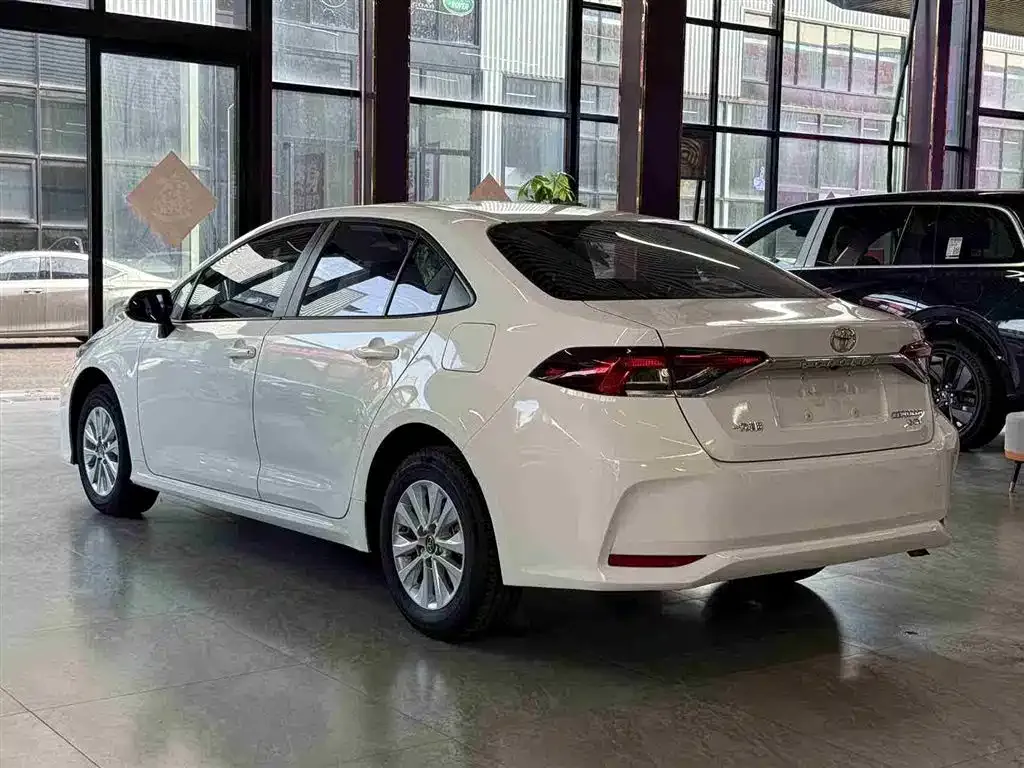 Toyota Corolla 2023 из CN, фото 6