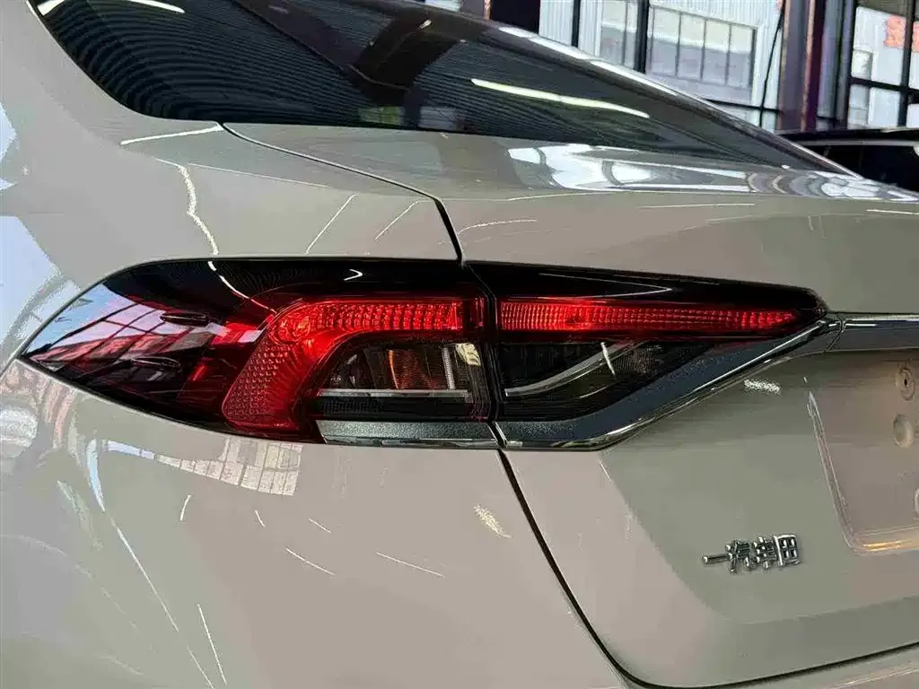 Toyota Corolla 2023 из CN, фото 8