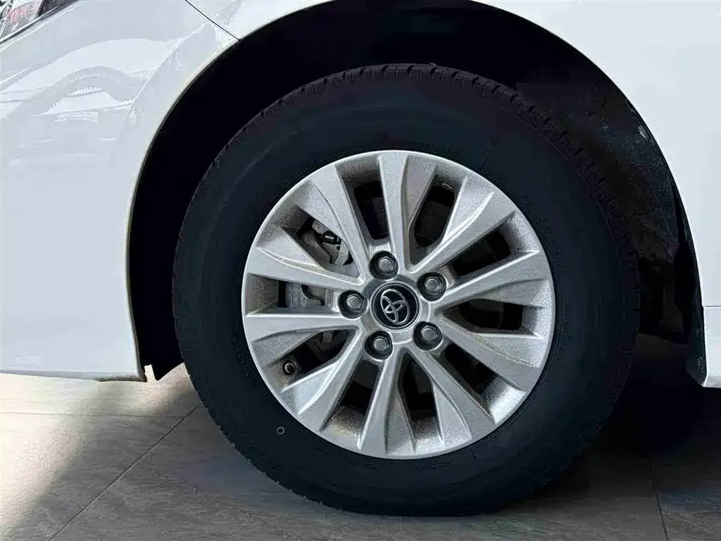 Toyota Corolla 2023 из CN, фото 9