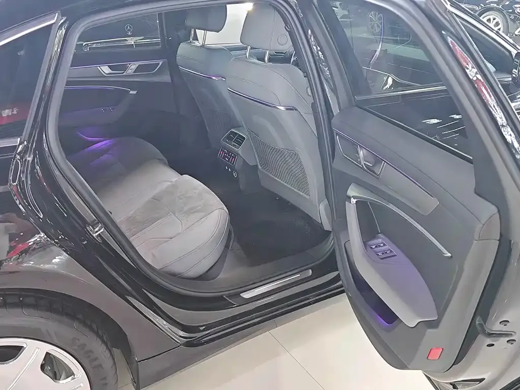 Audi A6L 2024 из CN, фото 10