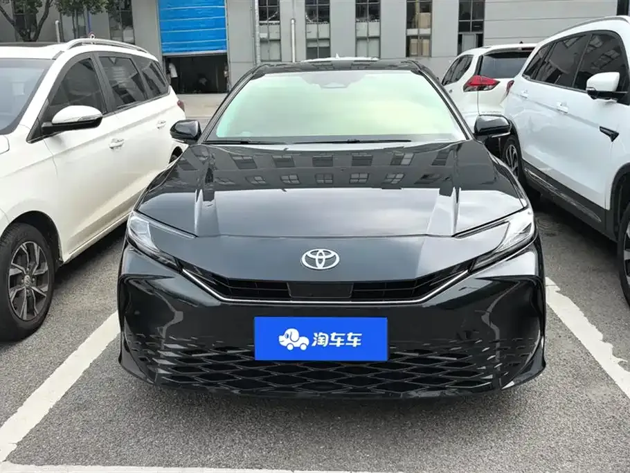 Toyota Camry 2024 из CN, фото 2