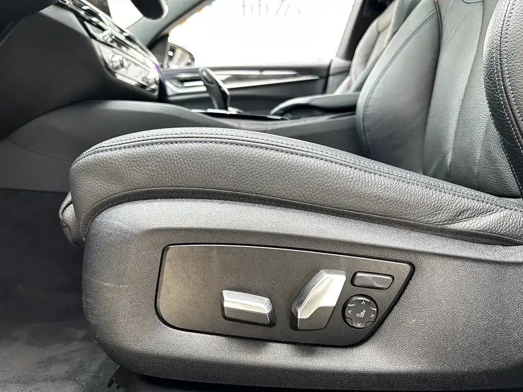 BMW 6 Series GT 2023 из CN, фото 6