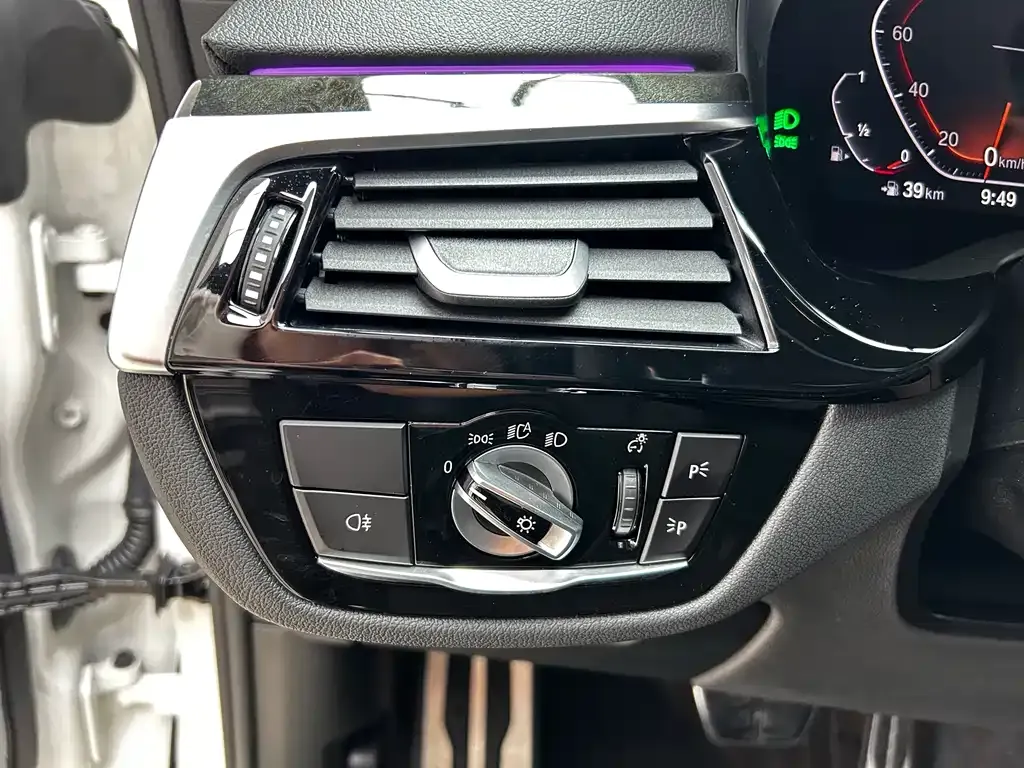 BMW 6 Series GT 2023 из CN, фото 7