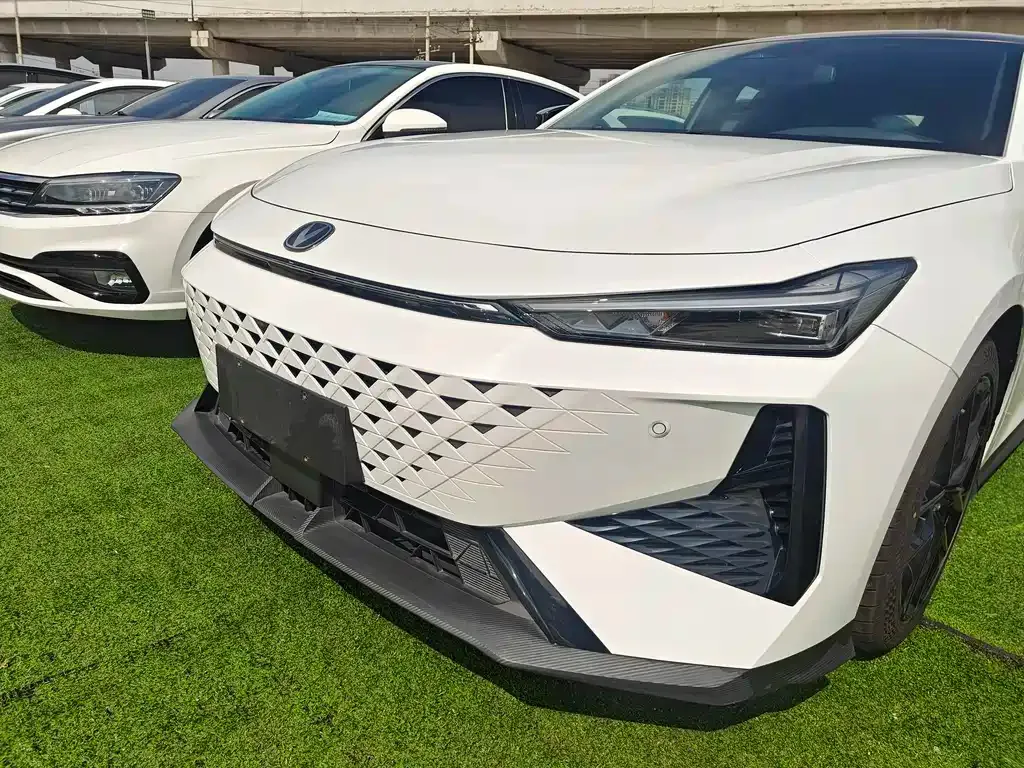 Changan UNI-V 2024 из CN, фото 10