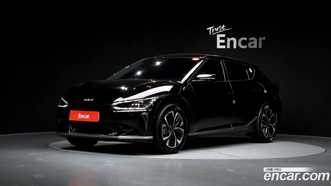 Kia EV6 — фото 1
