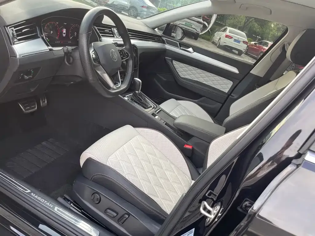 Volkswagen Magotan 2023 из CN, фото 4