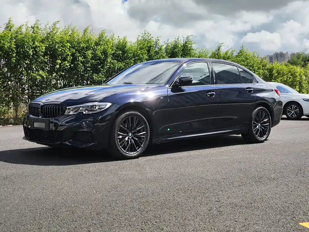 BMW 3 Series 2022 из CN, фото 1
