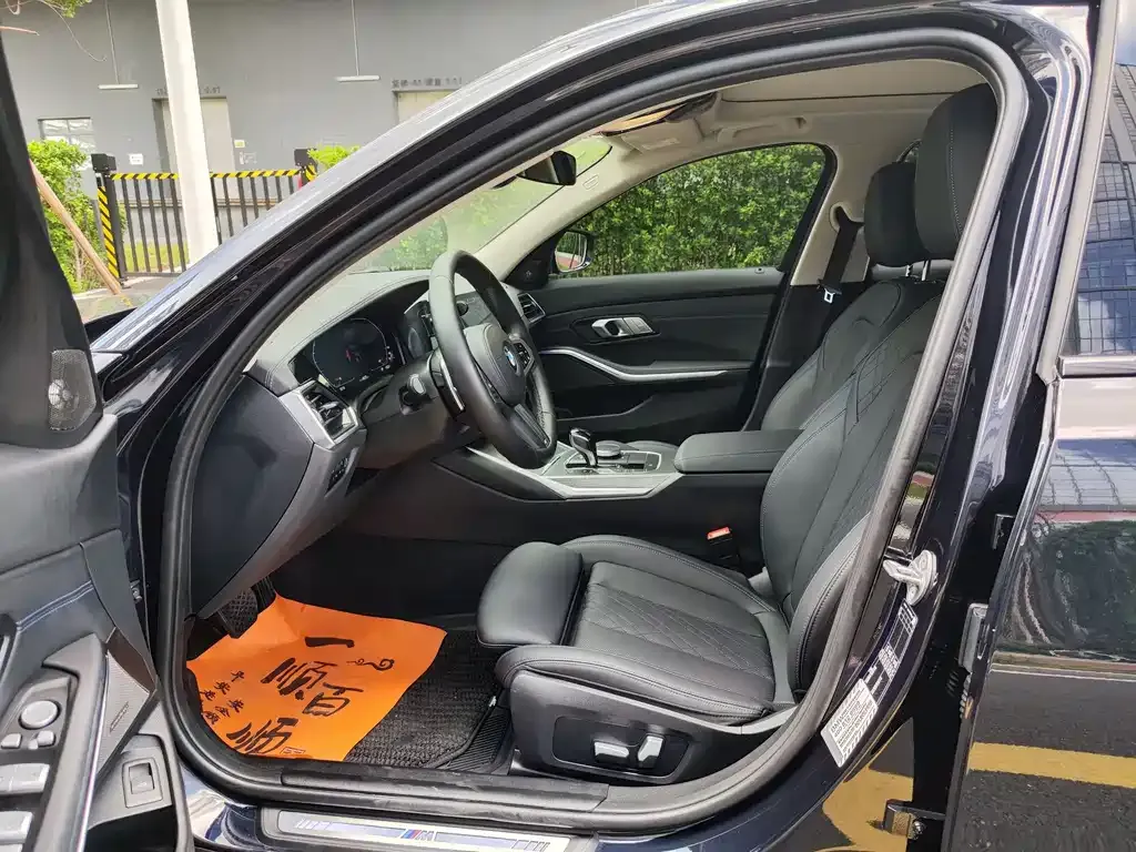 BMW 3 Series 2022 из CN, фото 7