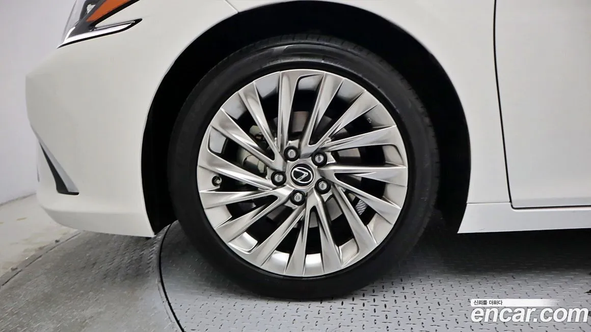 Lexus ES 2024 из KR, фото 4