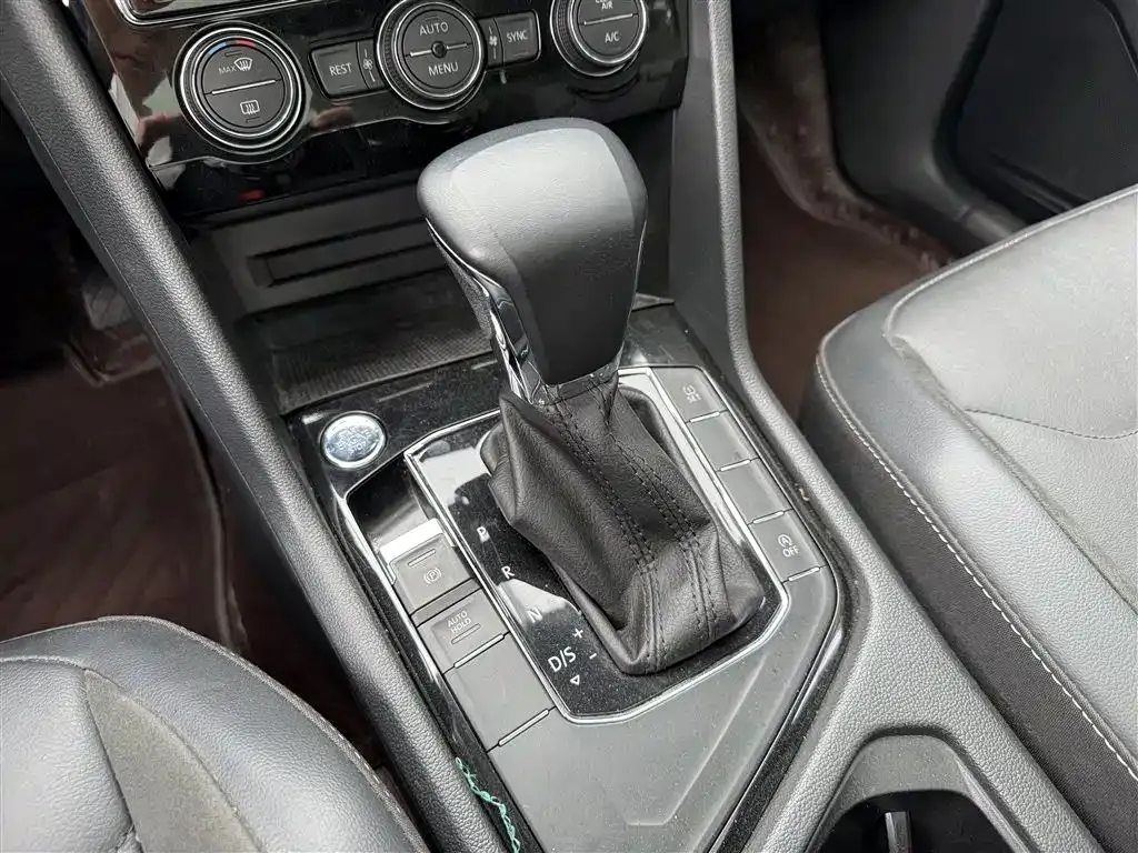 Volkswagen Tiguan L 2021 из CN, фото 10