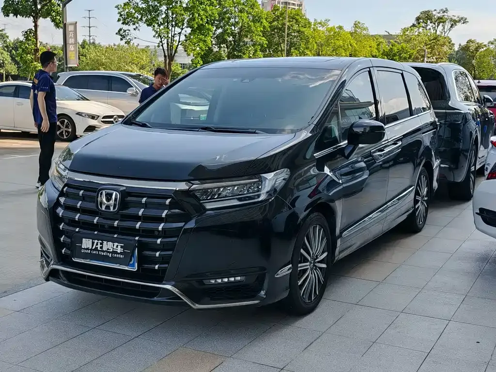 Honda Elysion 2023 из CN, фото 1