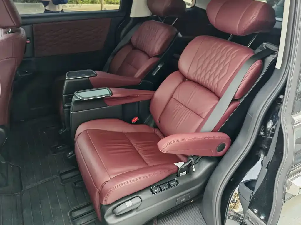 Honda Elysion 2023 из CN, фото 5