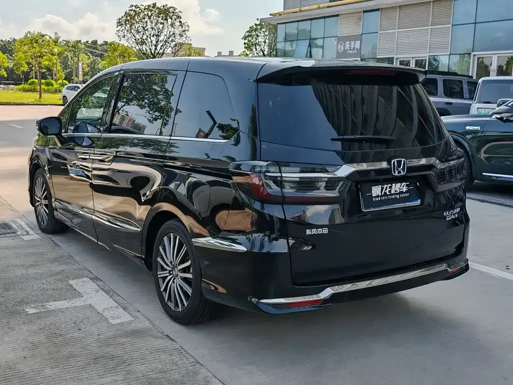 Honda Elysion 2023 из CN, фото 9