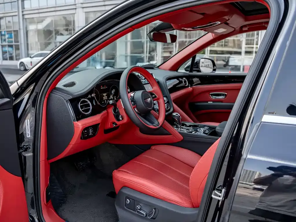 Bentley Bentayga 2021 из CN, фото 7