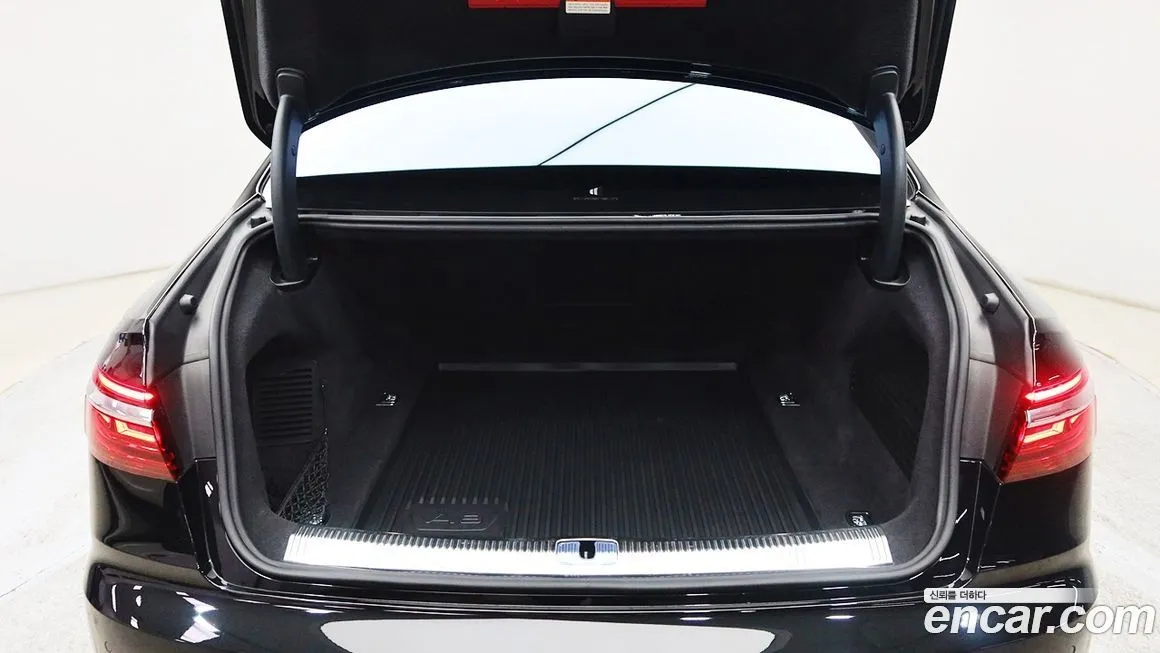 Audi A8 2021 из KR, фото 8