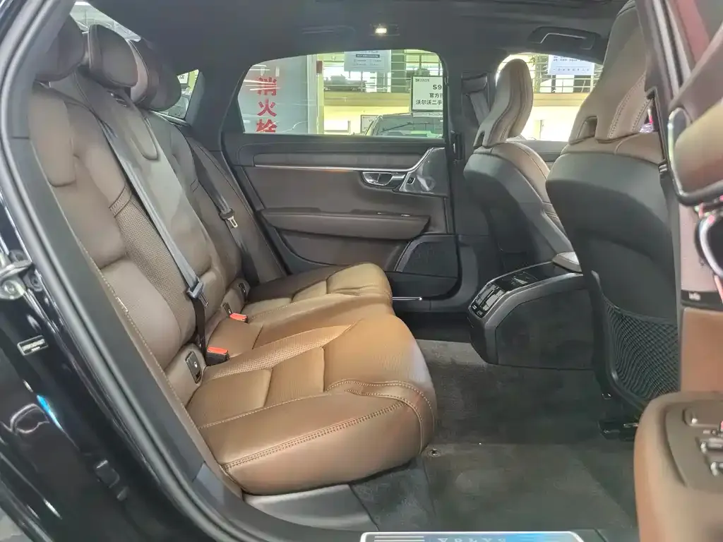 Volvo S90 2025 из CN, фото 8