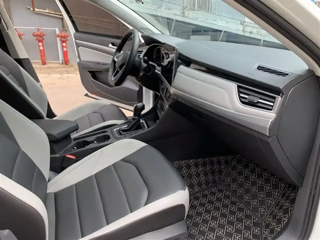 Volkswagen Bora 2023 из CN, фото 10