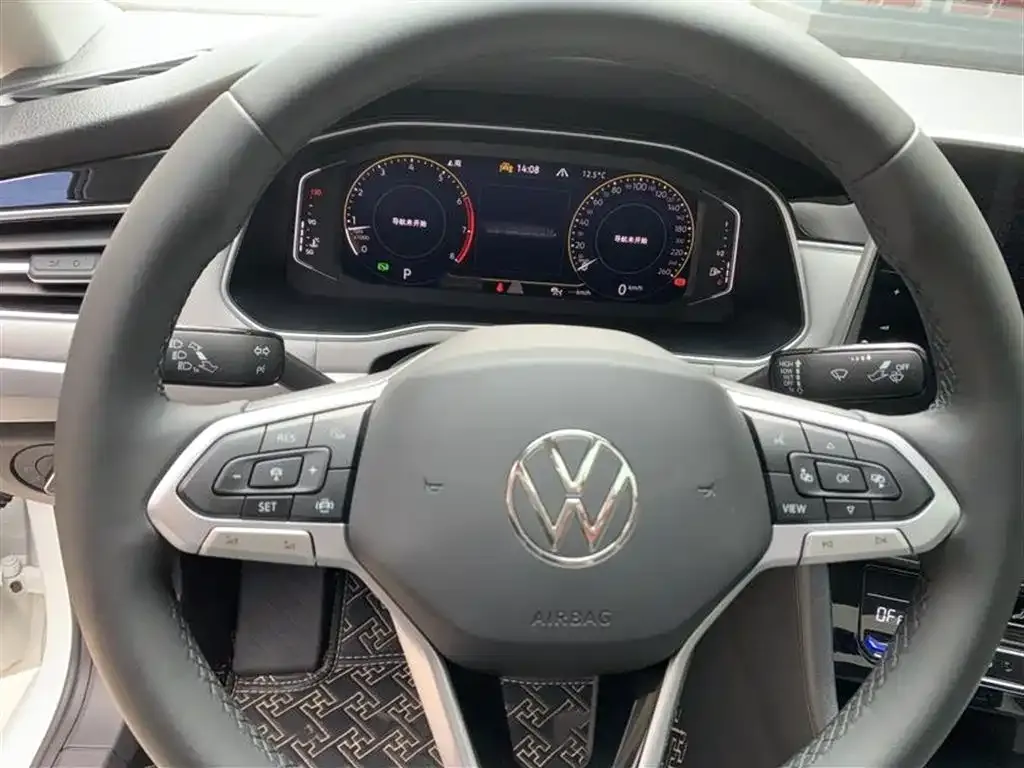 Volkswagen Bora 2023 из CN, фото 3