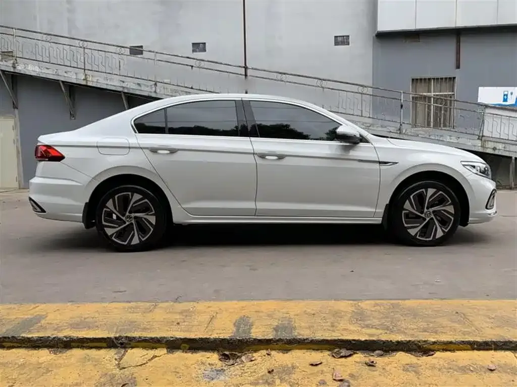 Volkswagen Bora 2023 из CN, фото 8