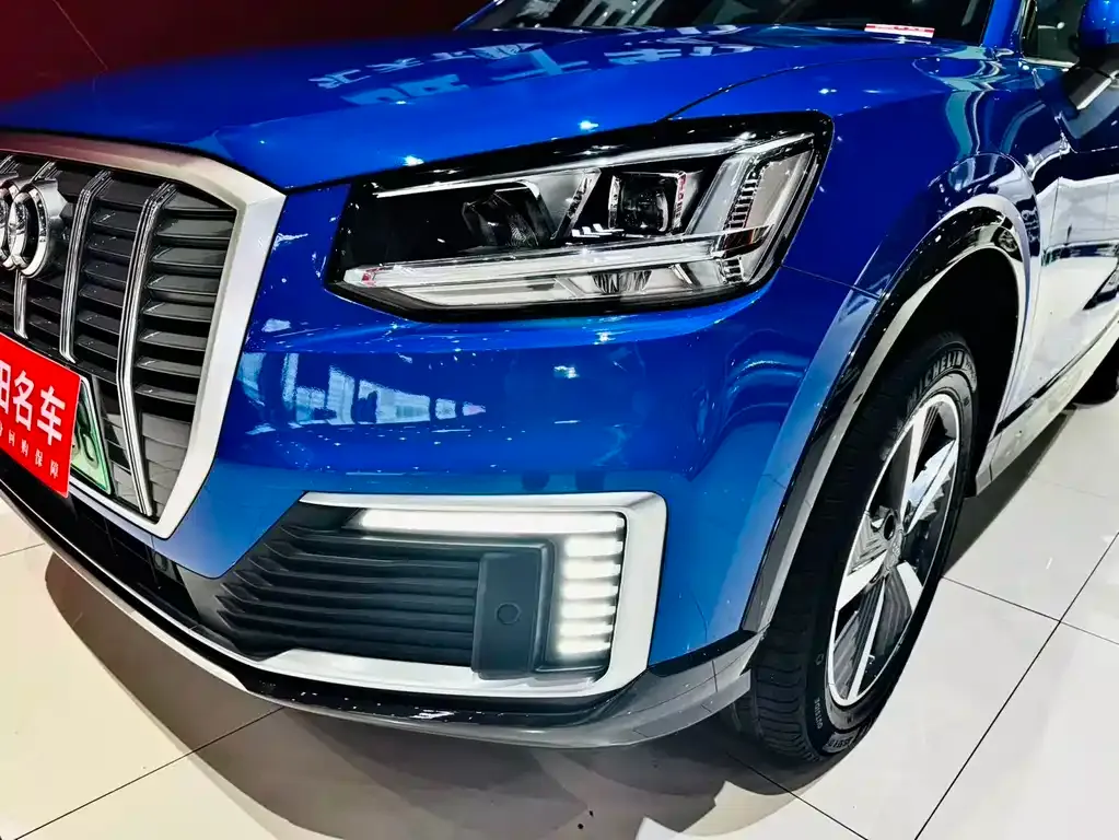 Audi Q2L e-tron — фото 4