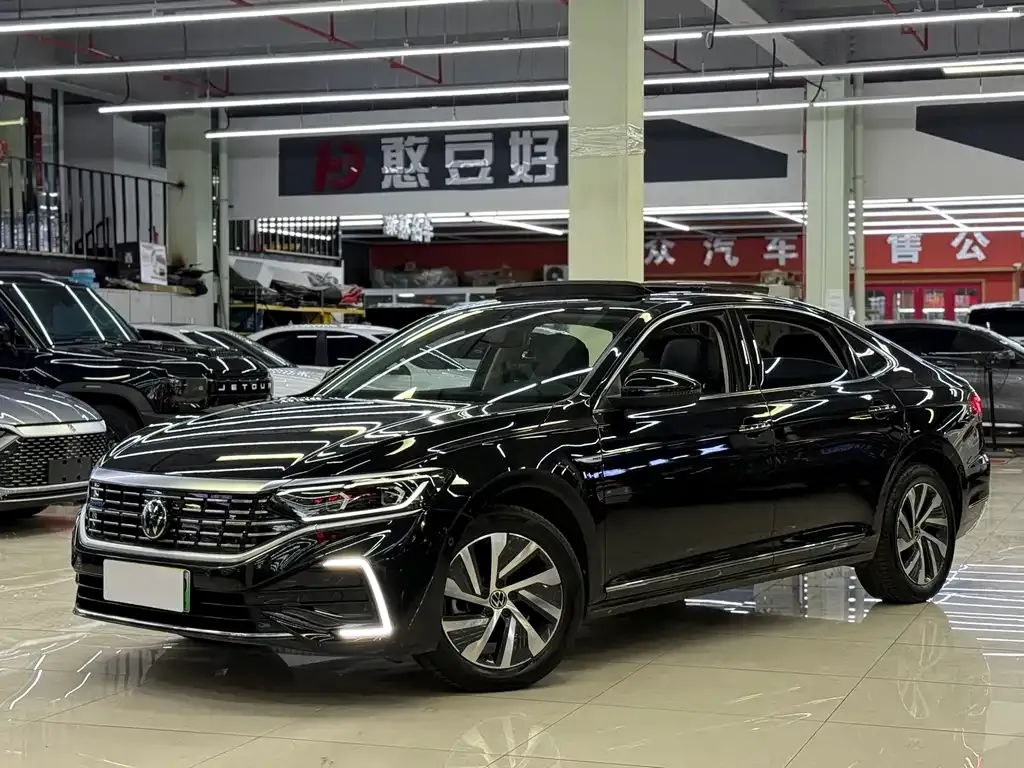 Volkswagen Passat New Energy 2022 из CN, фото 1