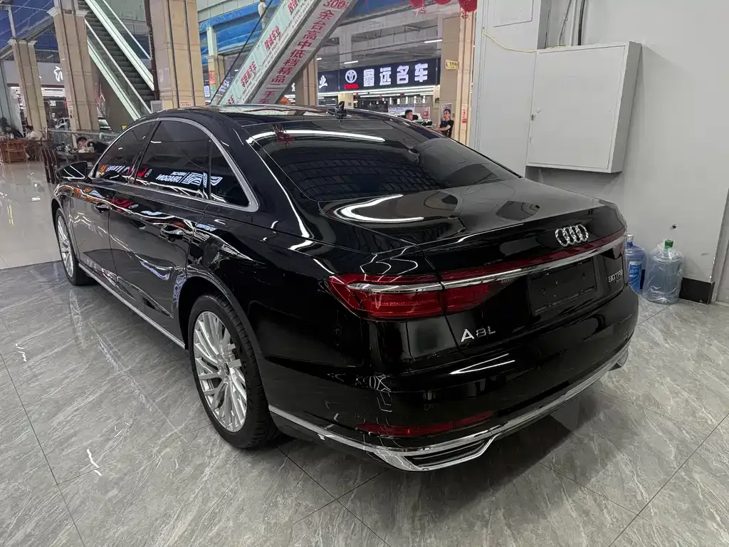 Audi A8 2023 из CN, фото 7