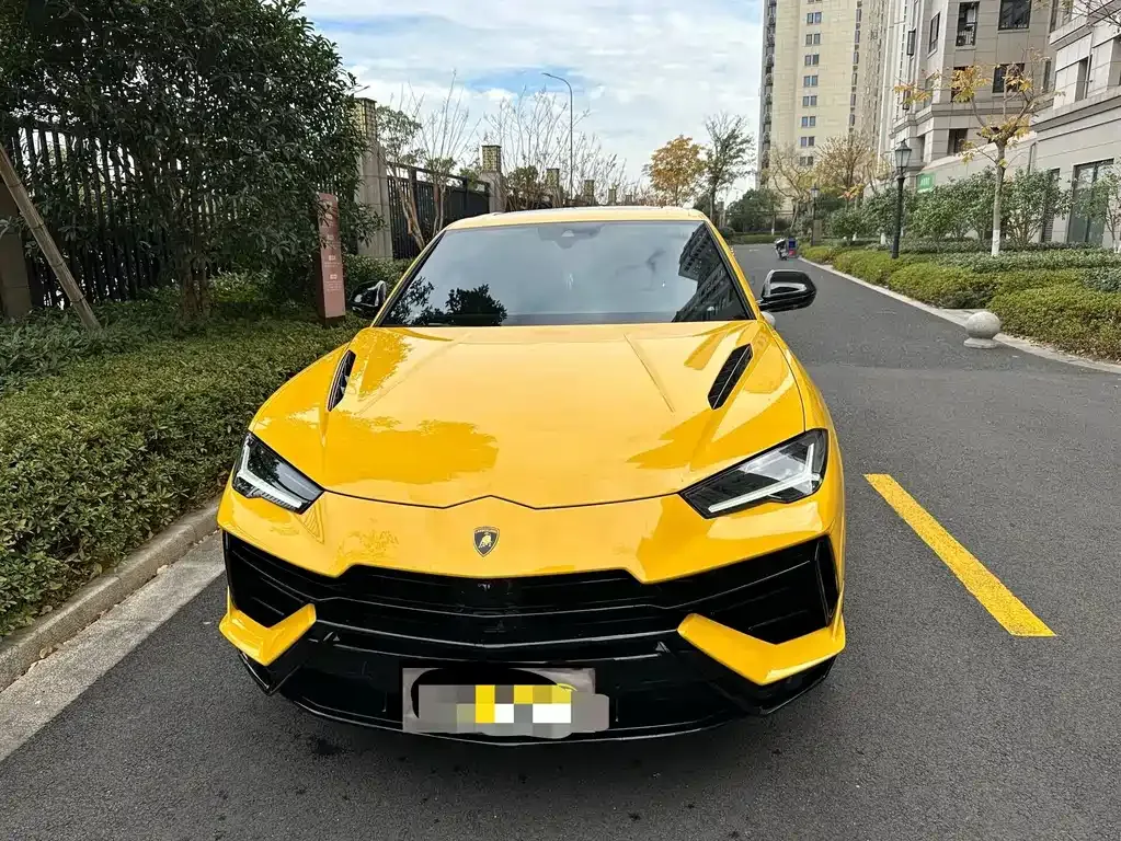 Lamborghini Urus 2023 из CN, фото 1