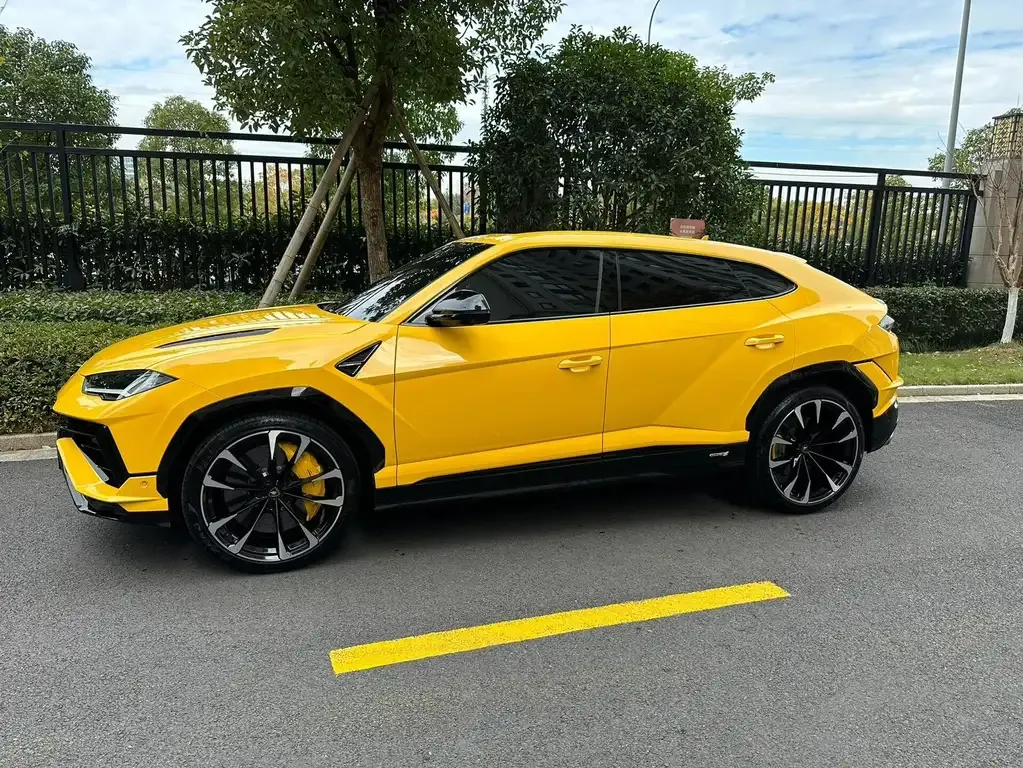 Lamborghini Urus 2023 из CN, фото 2